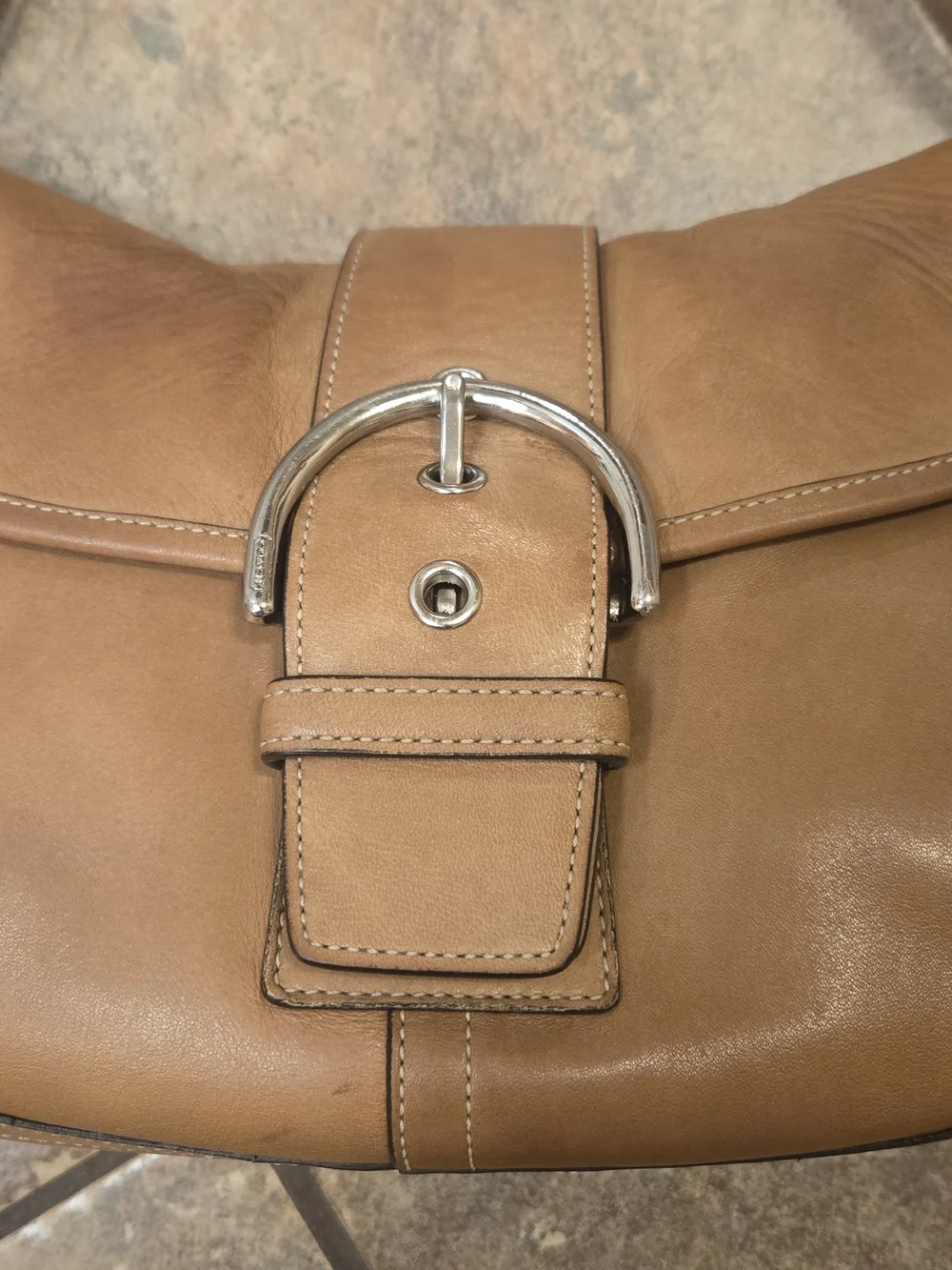 Vintage Coach Soho 9248 Tan Leather FTan Leather Shoulder Bag with Silver Buckle
